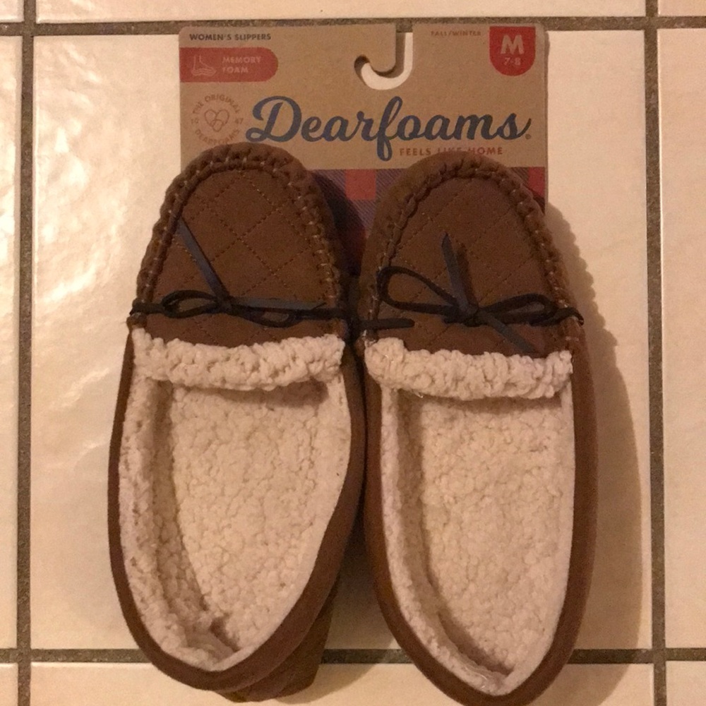 NWT Women's Dearfoam slippers
